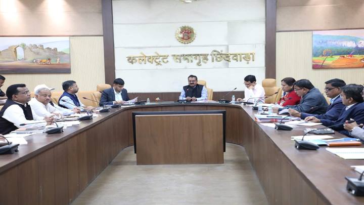 समय सीमा प्रकरणों की समीक्षा बैठक संपन्न